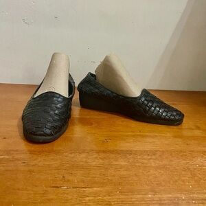 Comfy, Black Woven Shoes Size-8B